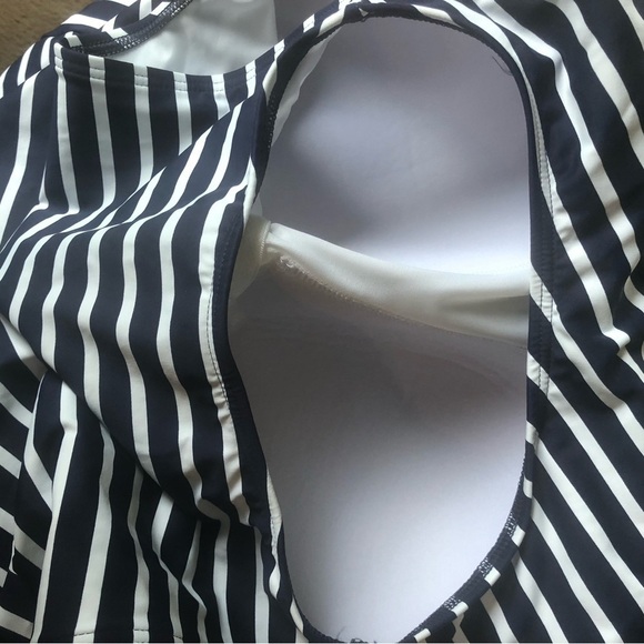 Lands End High Neck UPF 50Tankini Swimsuit Top 16 NWOT Striped Minamalist Beach - Picture 8 of 8